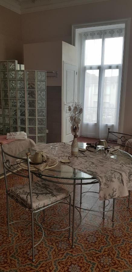 Florensac Chez Dedou Et Madou Bed & Breakfast エクステリア 写真